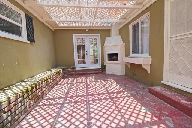 Building Photo - 3208 N Arrowhead Ave