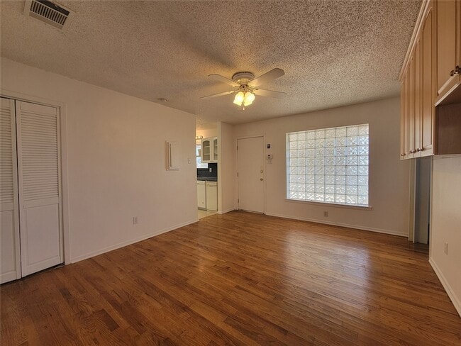 Building Photo - 3820 Modlin St