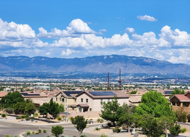 Building Photo - COMING SOON- 4 bedroom in NW