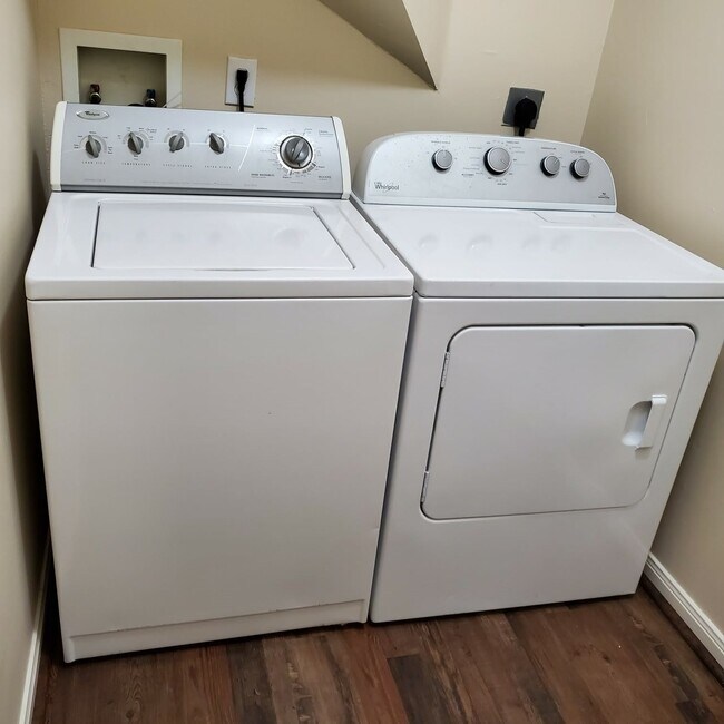 Building Photo - 9111 Winkbow Dr