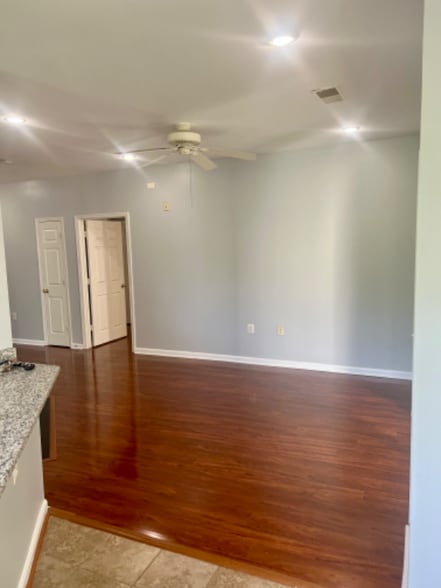 Building Photo - 15605 Everglade Ln