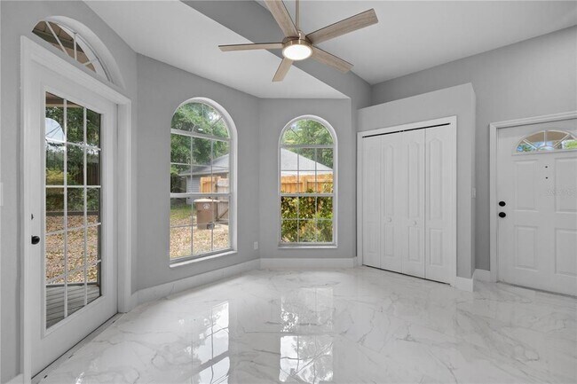 Building Photo - 1628 SE 29th Terrace