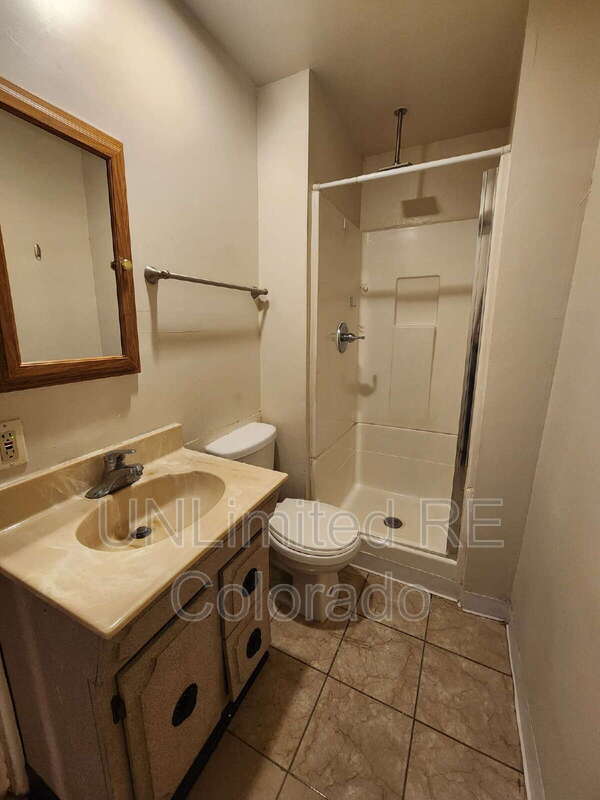 Building Photo - 986 Croke Dr