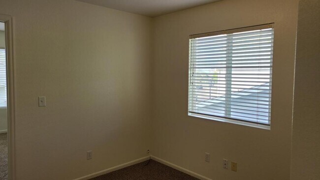 Building Photo - 1321 Red Mountain Dr