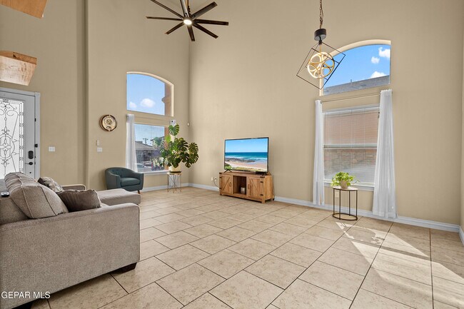 Building Photo - 11409 Pifas Nevarez Pl