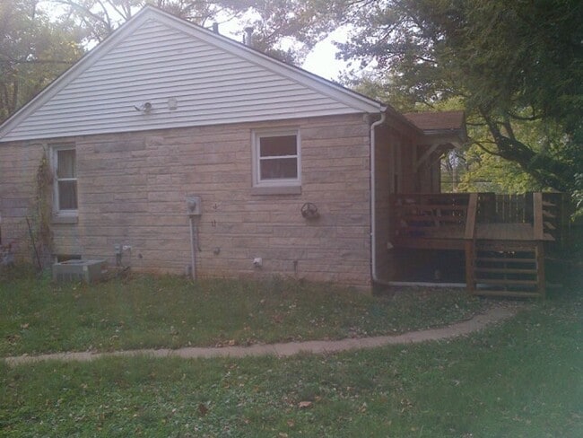 Building Photo - 1412 N Kinser Pike