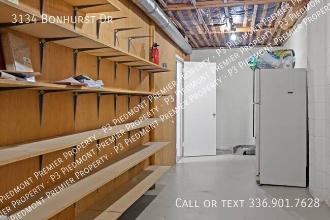 Building Photo - 3134 Bonhurst Dr