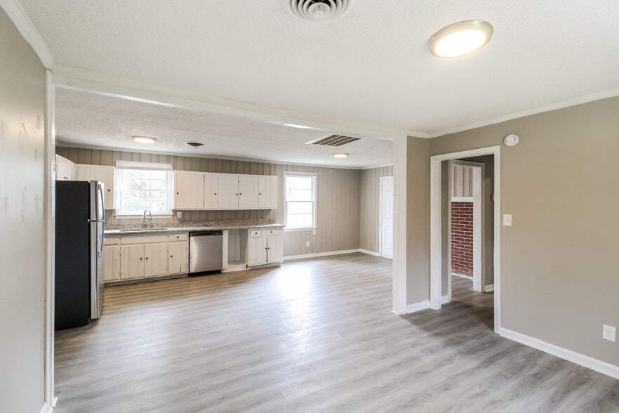 Building Photo - 3452 Doster Way