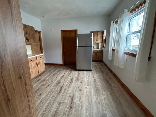 Building Photo - 9 Starbird St