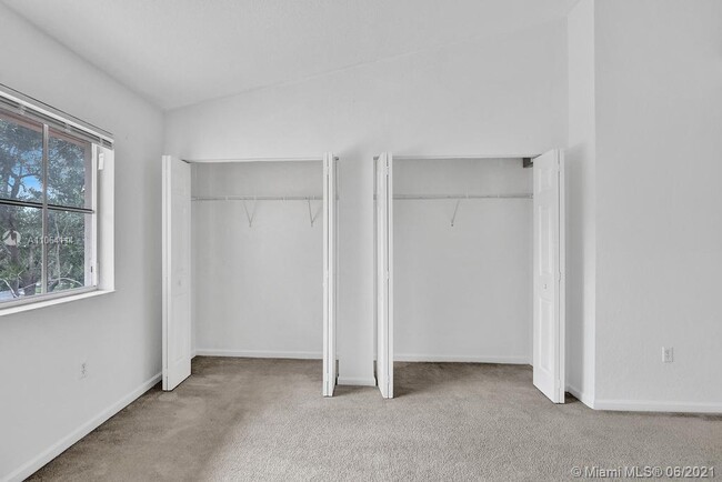 Building Photo - 2613 SW 83rd Terrace