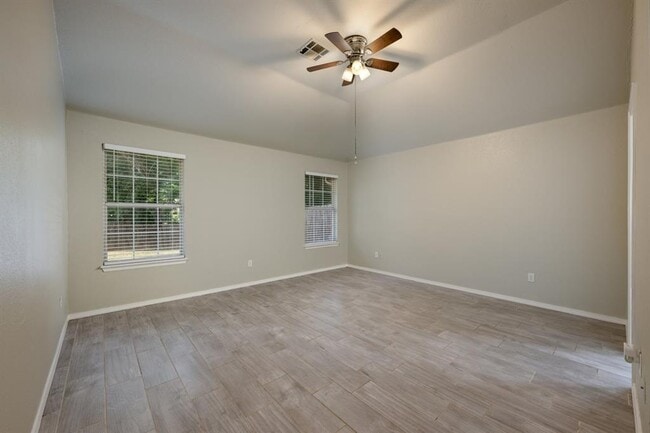 Building Photo - 1501 Tree Line Dr