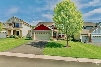 Building Photo - Beautifully Spacious 4bed 3.5bath Home, in...