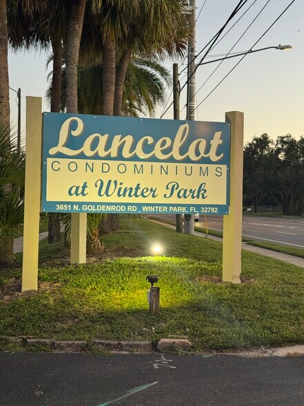 Building Photo - 3651 N Goldenrod Rd