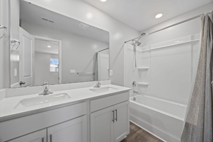 Building Photo - 4500 Sandstone Dr