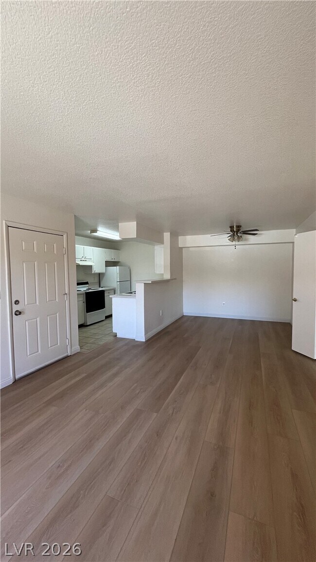 Building Photo - 8101 W Flamingo Rd