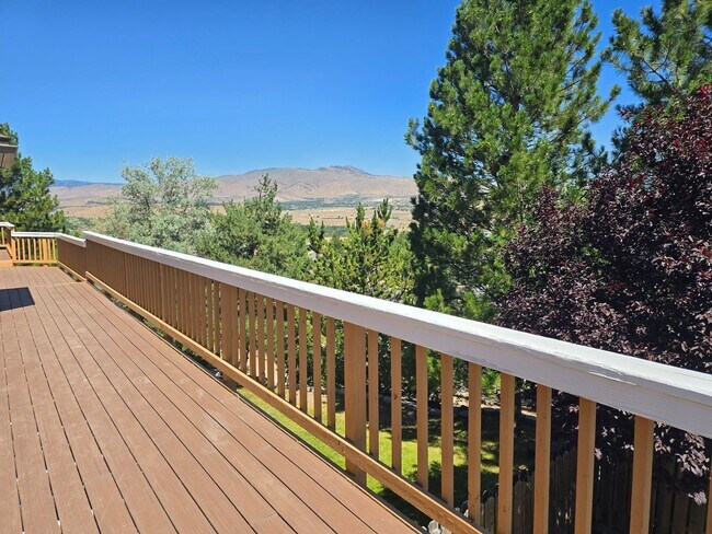 Building Photo - Spacious 5 Bedroom Home With Valley Views In SW Reno!