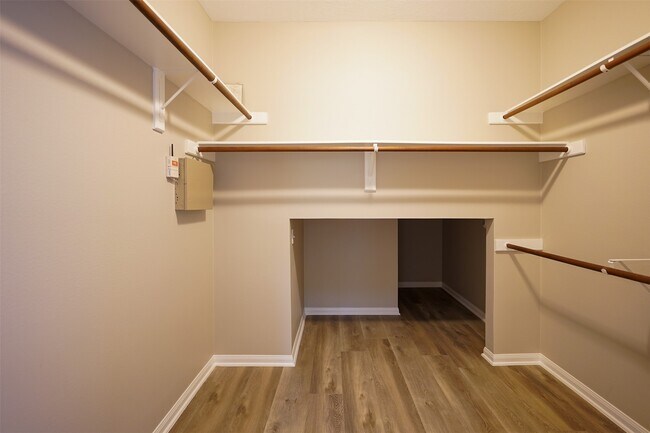 Building Photo - 2739 Honeysuckle Walk