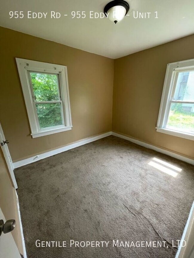 Building Photo - A Gentile Property - 955 Eddy Rd Unit 1