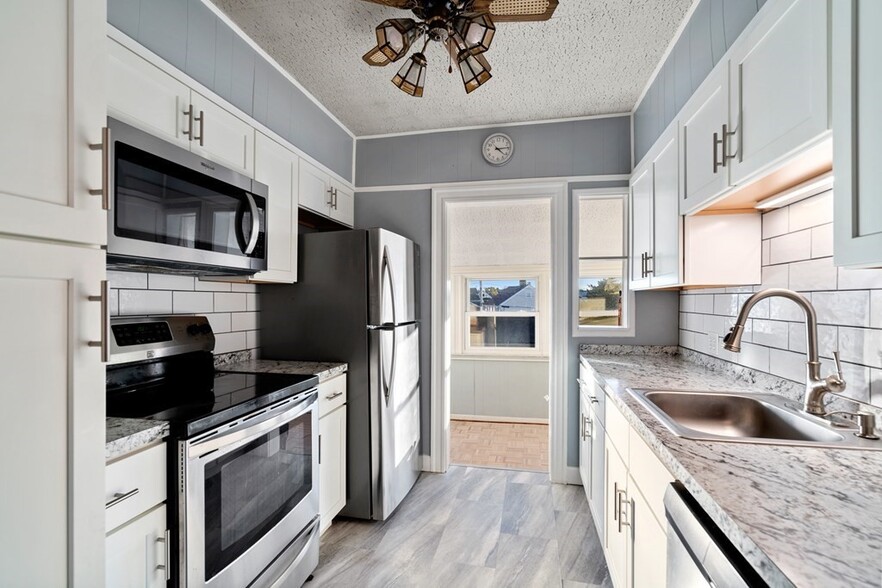 Primary Photo - 14 Windsor Rd