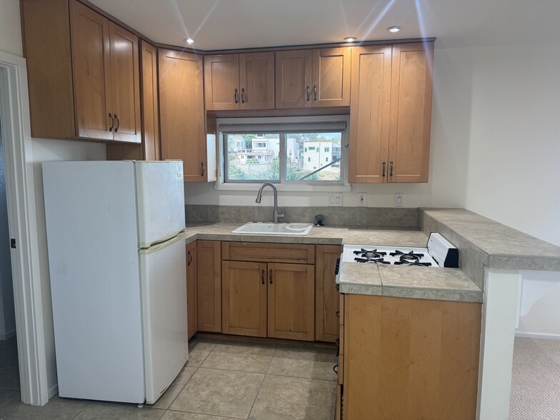 Building Photo - 3302 Martinez St