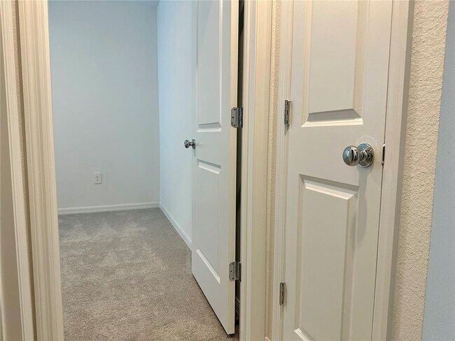 Building Photo - 534 Wayland Dr