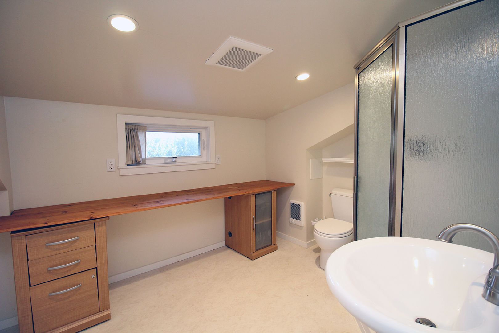 Building Photo - 1005 NE 58th Ave