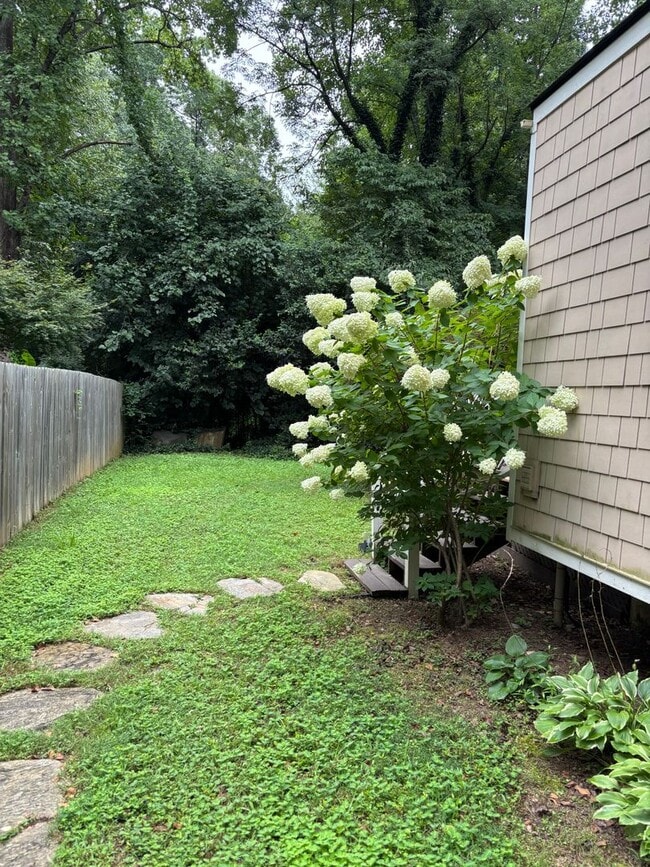 Building Photo - One Month Free **Limited Time**Prime Location