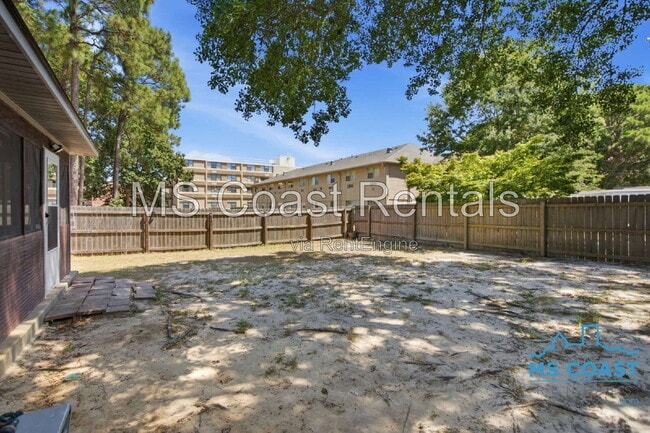 Building Photo - 398 Nelson Rd