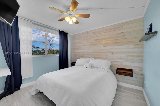 Building Photo - 1681 NW 70th Ave