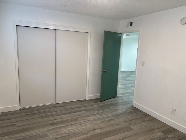 Building Photo - 6920 Maita Cir