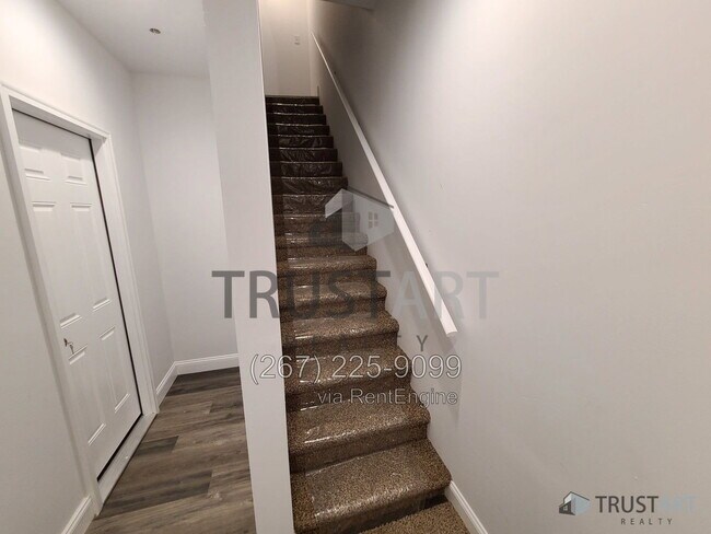 Building Photo - 4732 Longshore Ave