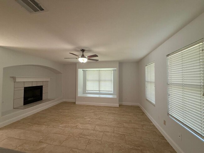Building Photo - 1524 Lorson Loop