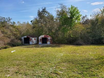 Building Photo - Spacious 3 bedroom house with large screened back porch