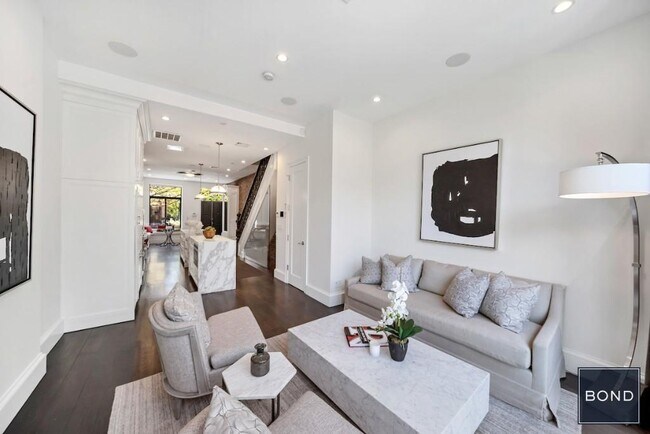 Building Photo - TURN KEY HARLEM TOWNHOUSE FOR RENT