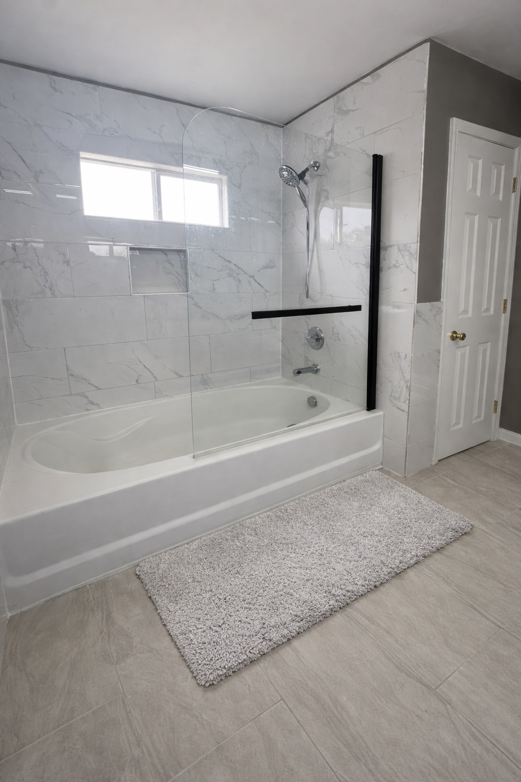 Fully updated porcelain tiled showers and floors - 429 Indigo Ridge Dr