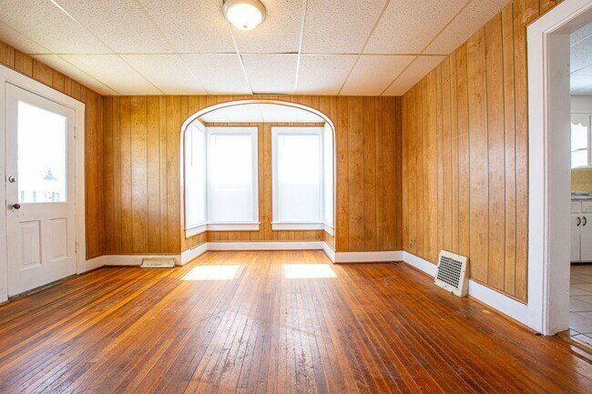 Building Photo - 207 S 17th St