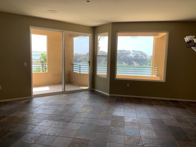 Building Photo - Major Ocean & Lagoon Views from this Beautiful 2 Master Bedroom + Den Ocean Pointe Condo!