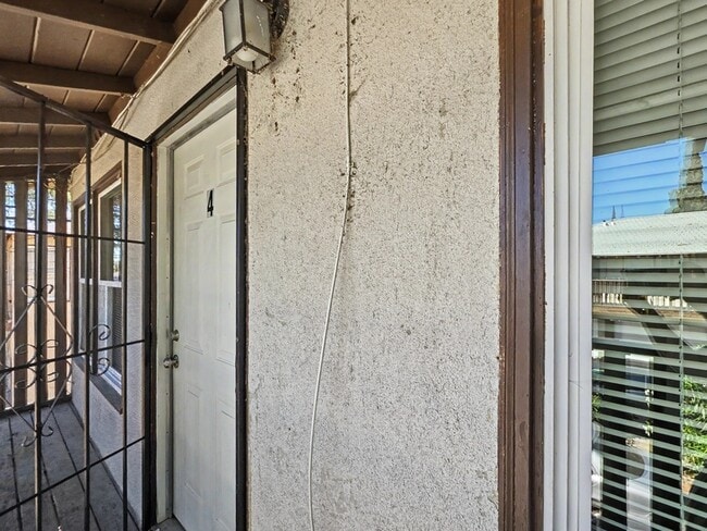 Building Photo - 1916 E Hunter Ave