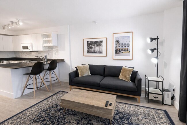 Building Photo - 1035 West Ave