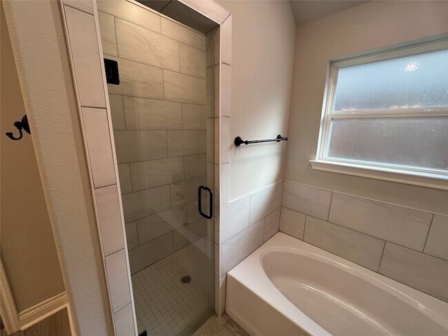 Building Photo - 706 Tippit Ln