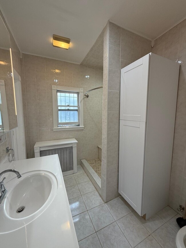 Building Photo - 207 Jewett Ave