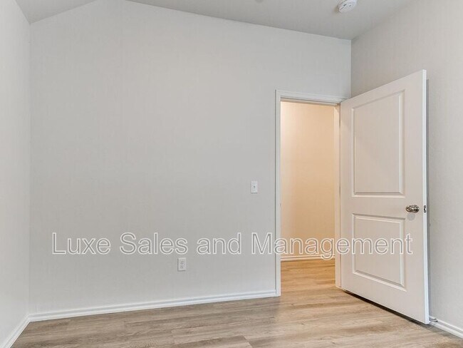 Building Photo - 3801 Franks Wy
