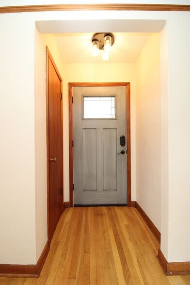 Building Photo - 9823 SW 55th Ave