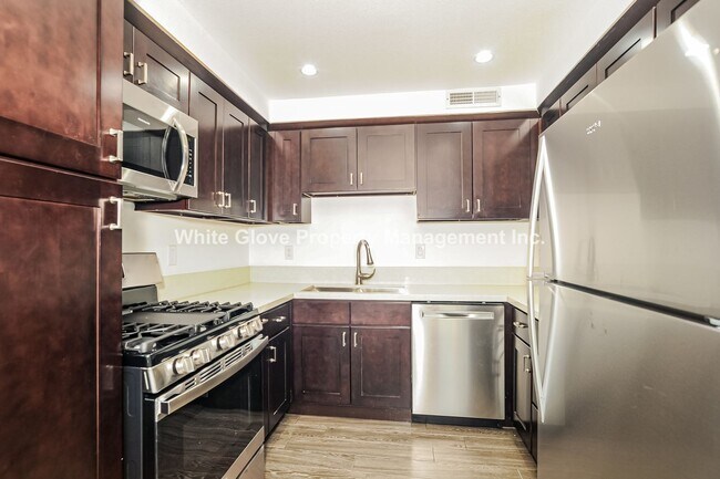 Building Photo - Remodeled 3-Bedroom San Dimas Condo with Garage and Community Pool