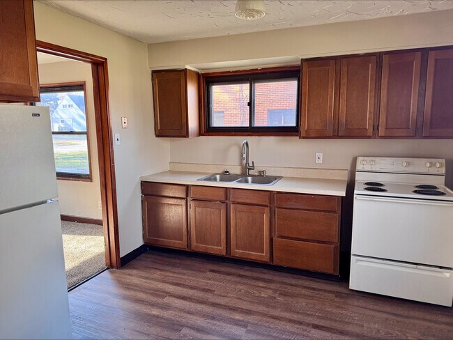 Building Photo - 1135 Saxe Ave