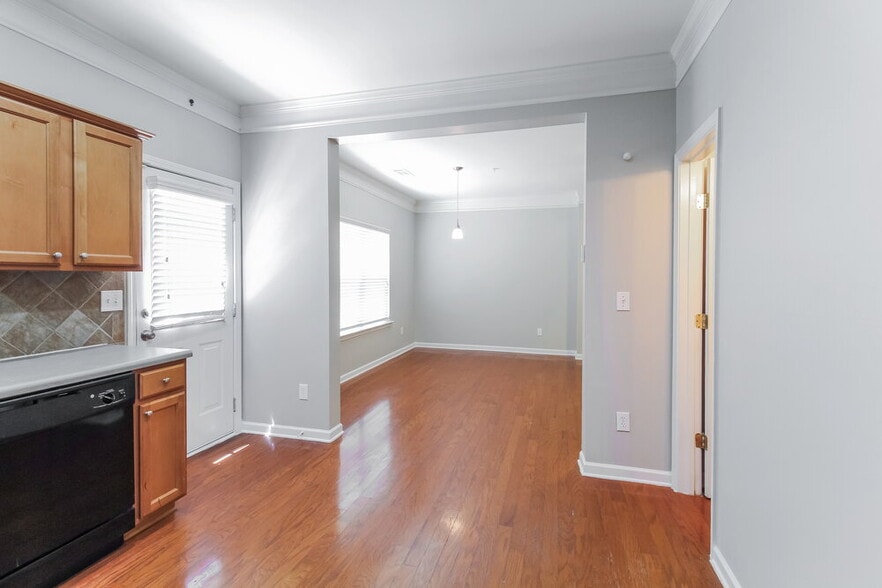 Building Photo - 2032 Appaloosa Way