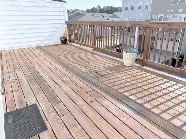 Building Photo - 939 Haybeck Ln