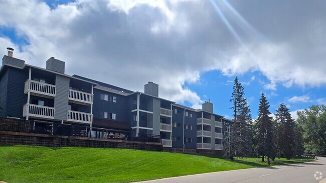 Building Photo - The Views of Minnetonka