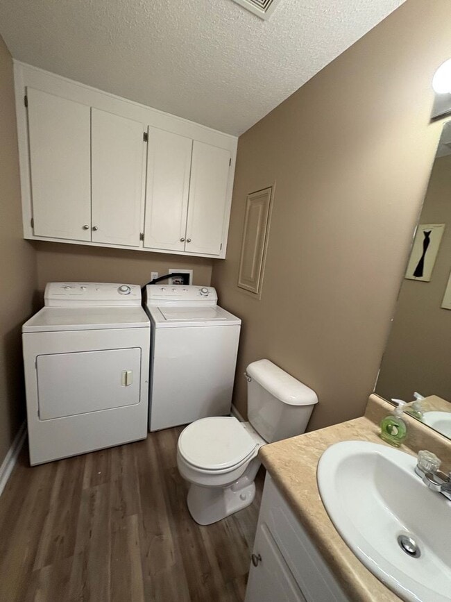 Building Photo - Wakefield Subdivision - Fully Furnished TD...