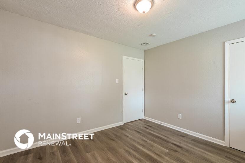 Building Photo - 4922 Crestway Dr
